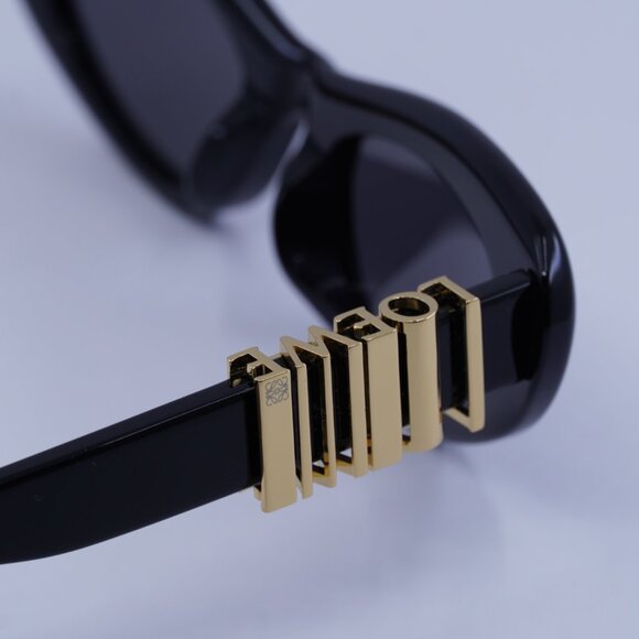 Loewe LW40156U 01A Sunglasses Shiny Black Cat Eye Frame, Smoke Lenses Loewe LW40156U 01A Cat Eye Sunglasses – Shiny Black/Smoke  main image 4